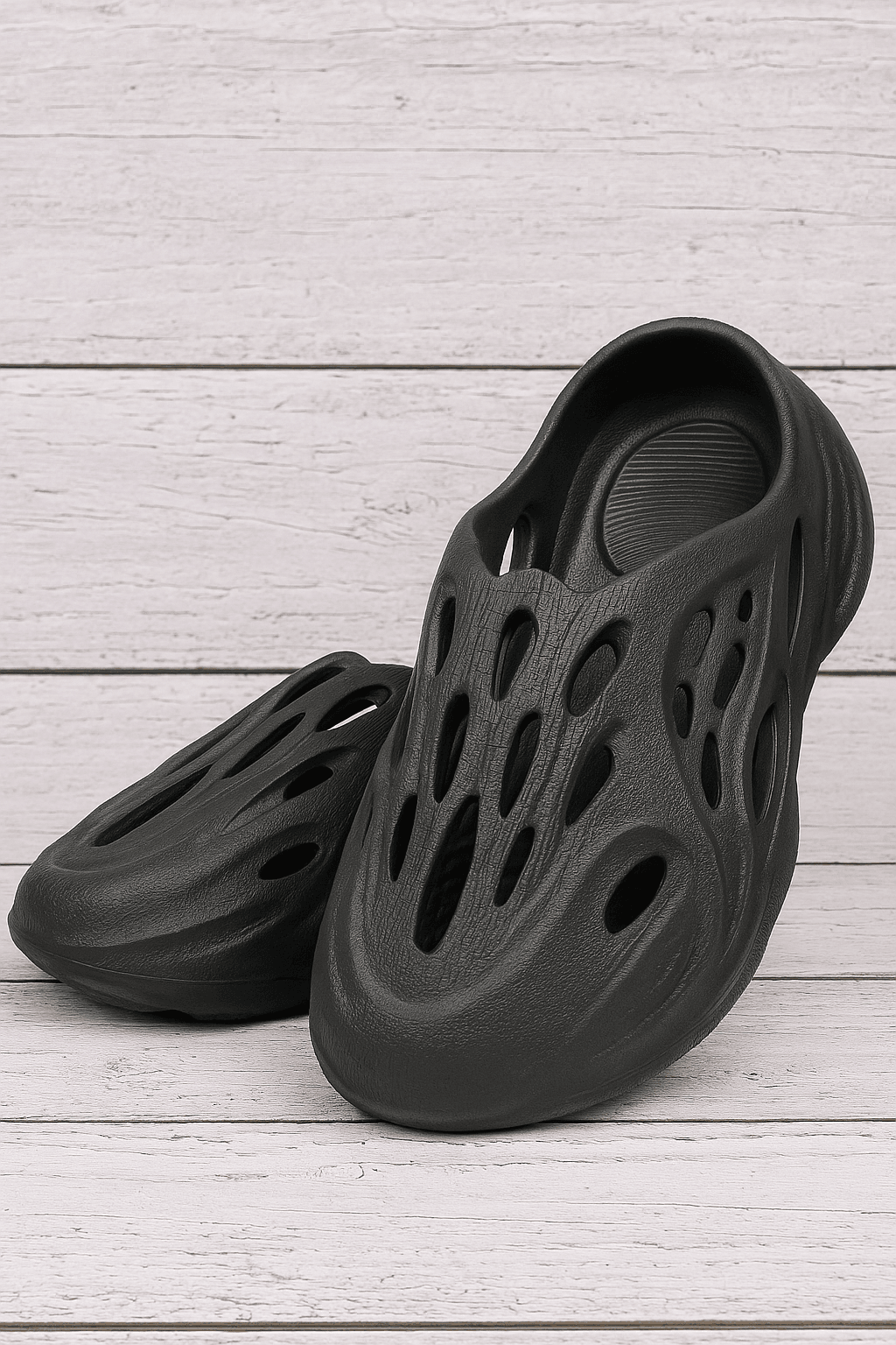 Hollowed-out black clogs X saint london studios - Saint London Studios